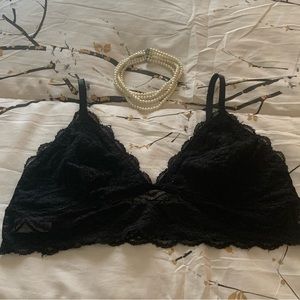 🖤🤍 Vixen Bralette and Drape it with Pearls 🖤🤍 (Pearls are not included)